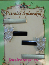 Load image into Gallery viewer, Set of four hair clips for girls or dolls - two are gold colored two are black with a pearl owl
