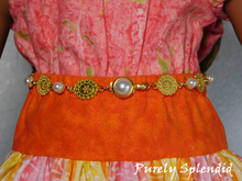 Load image into Gallery viewer, Decorative gold and pearl belt for 18 inch dolls
