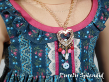 Load image into Gallery viewer, Lacy Gold Heart Necklace
