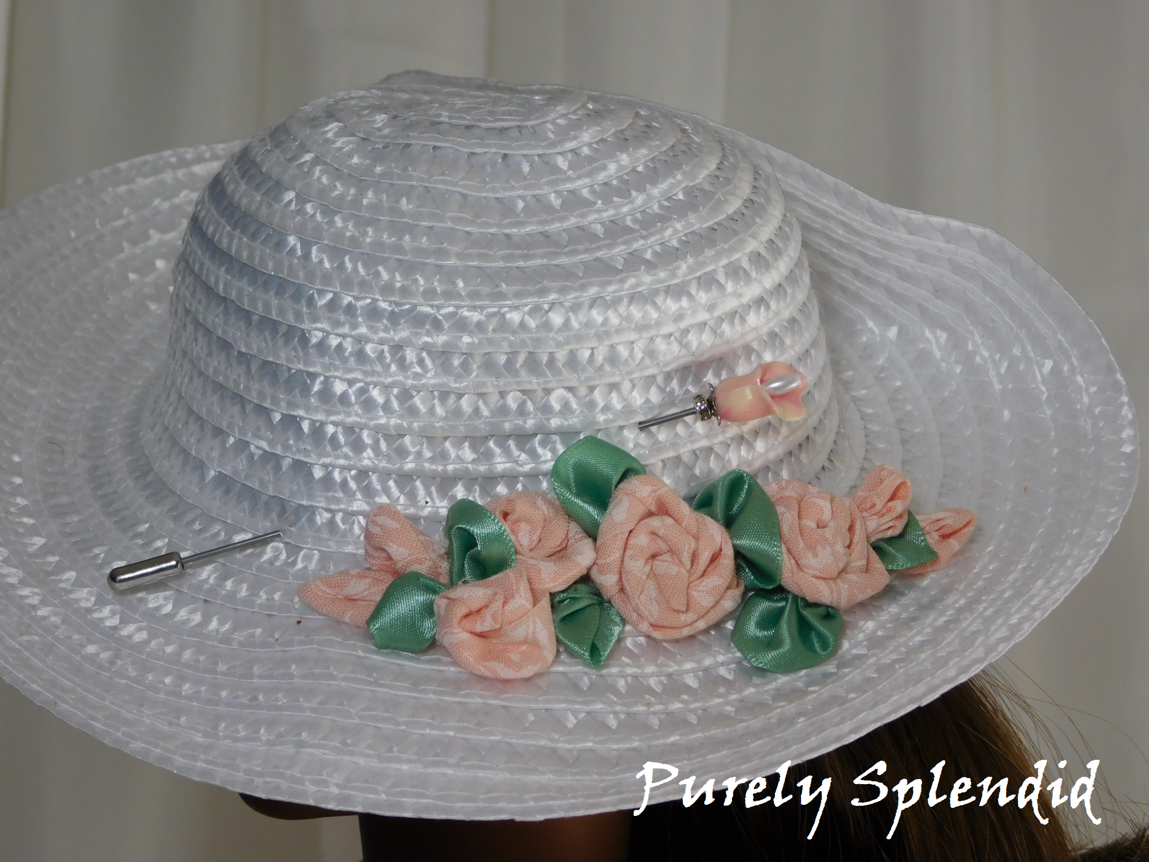 Hat pin for dolls - pink lily with pearl center