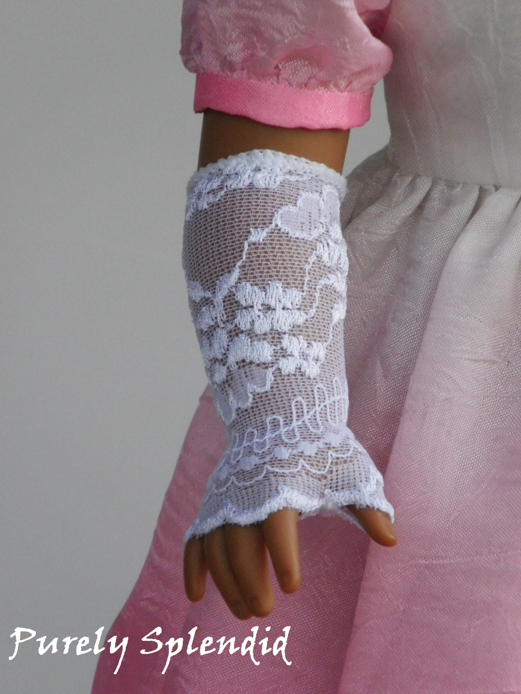 Lacy White Fingerless Gloves
