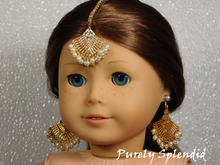 Load image into Gallery viewer, Pearl Bollywood Maang Tikka and Earrings
