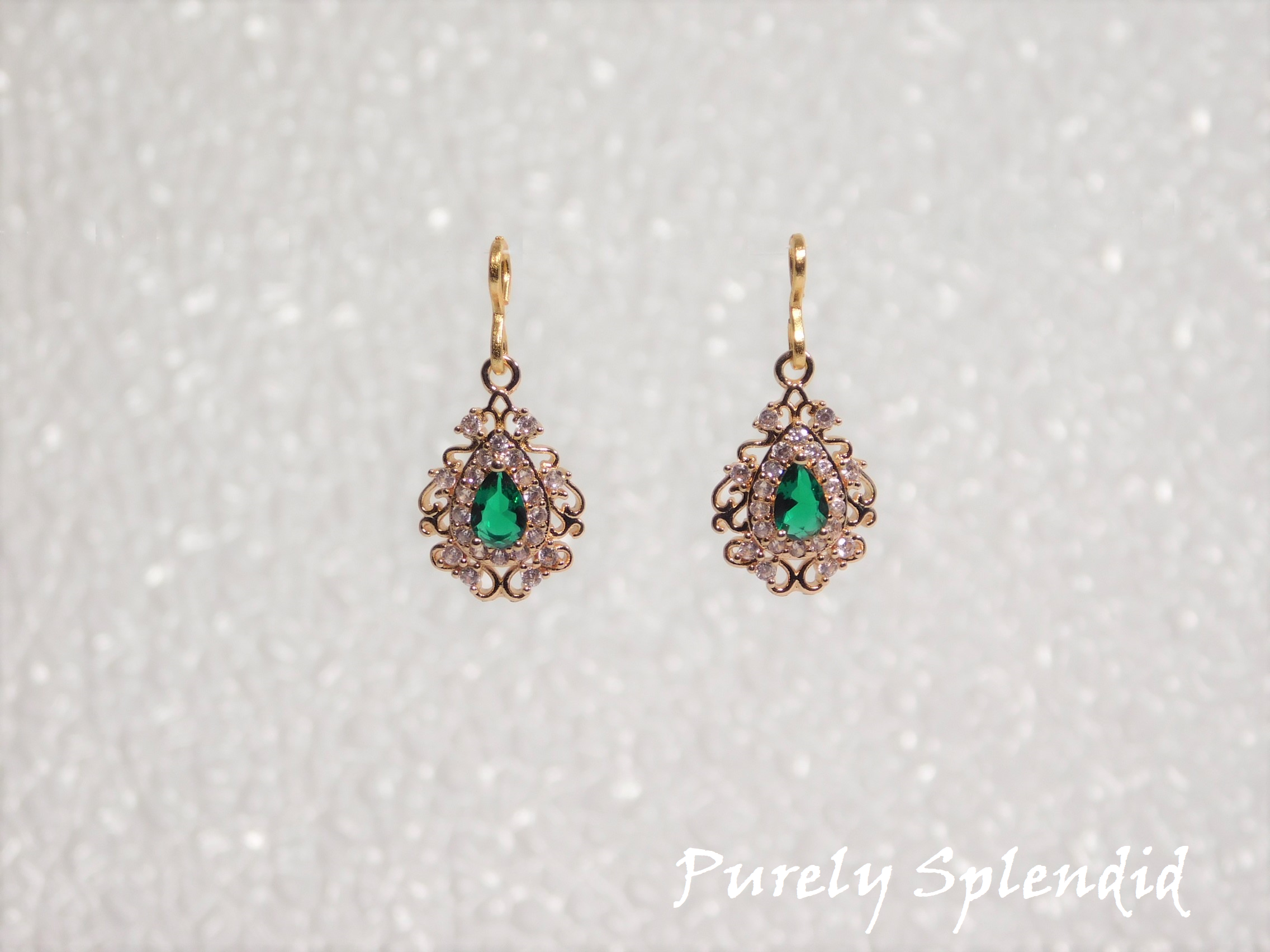 Sparkling Green Glamour Earrings 