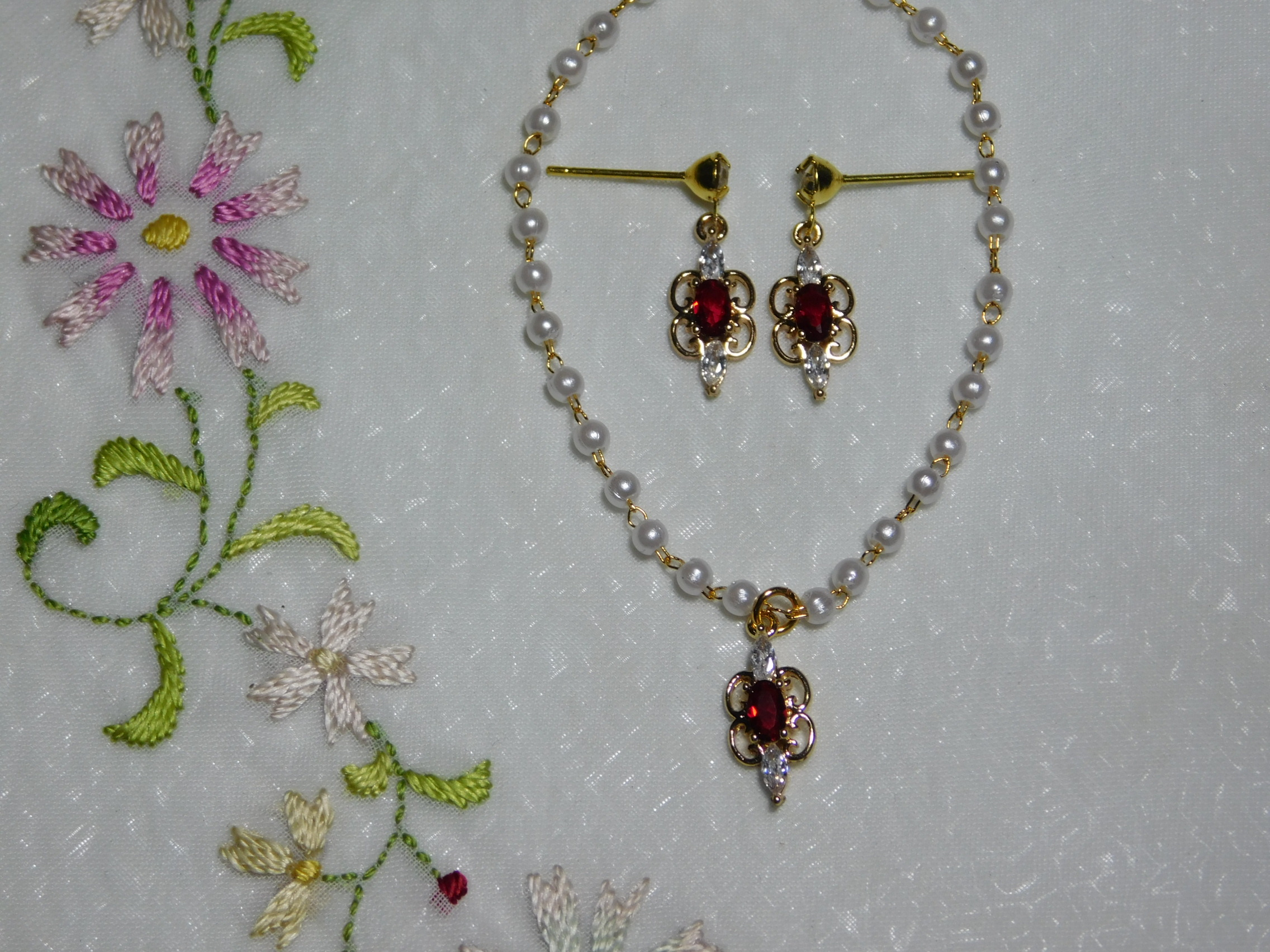 Sparkling Pearl Evening Necklace and Earrings
